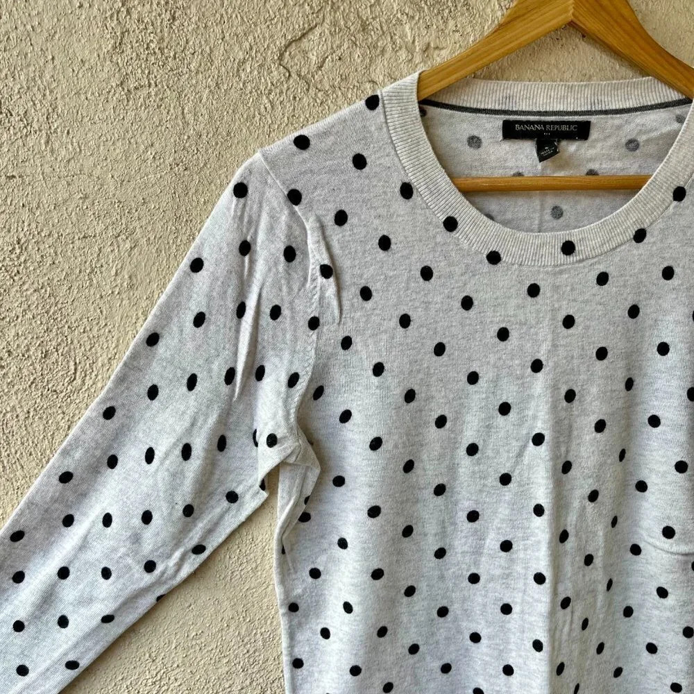 Banana Republic Dotted Crew Neck Sweater Size Small - Picture 3 of 5